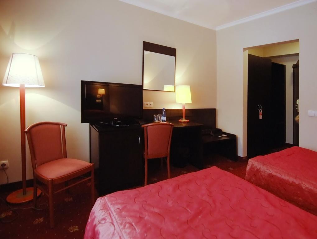 Hotel San Remo Zgierz Extérieur photo