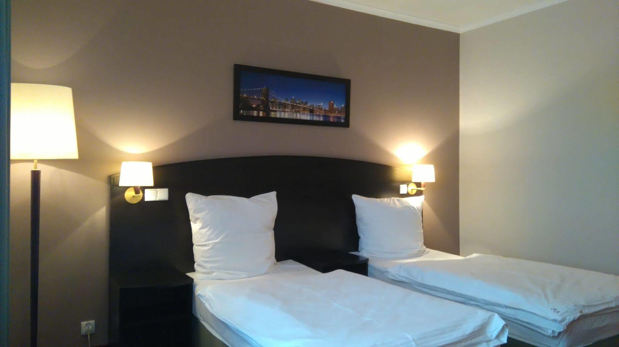 Hotel San Remo Zgierz Extérieur photo